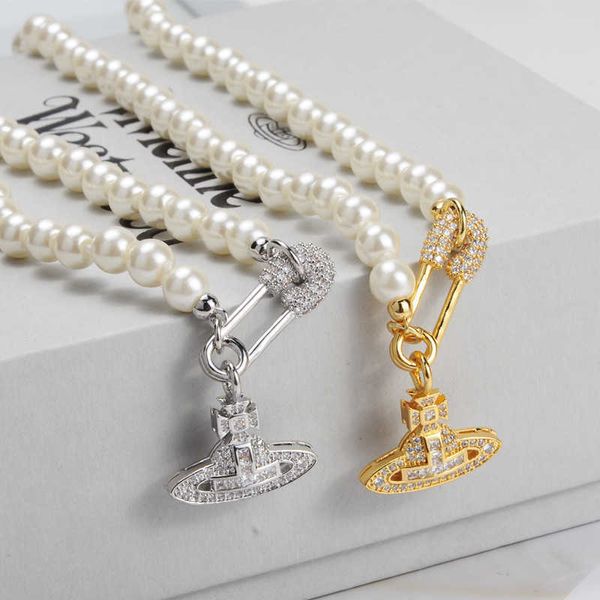 2023 xia vivian sweater chain pin paper clip queen mother pearl necklace collar chain luxury, Silver
2023 xia vivian sweater chain pin paper clip queen mother pearl necklace collar chain luxury, Silver