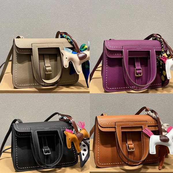 horseshoe totes bag designer handbags solid messenger bags women cross body purse thread handbags cowhide handle high grade dust bag packagi
horseshoe totes bag designer handbags solid messenger bags women cross body purse thread handbags cowhide handle high grade dust bag packagi