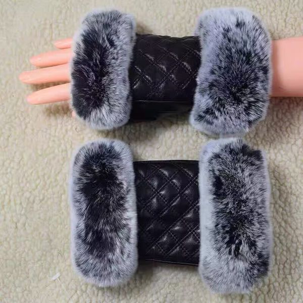 Fashion ladies classic 100% sheepskin gloves Designer leather touch screen gloves soft warm fingerless gloves for Christmas Mothers Day holiday gifts black color
Fashion ladies classic 100% sheepskin gloves Designer leather touch screen gloves soft warm fingerless gloves for Christmas Mothers Day holiday gifts black color