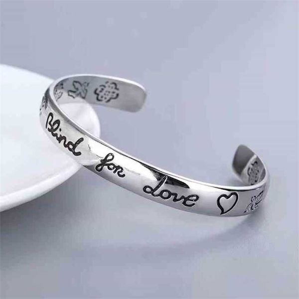 bracelet zhan's same shuang love fearless bracelet new fairy flower and bird couple bracelet for men and women factory direct sales 50%, Black
bracelet zhan's same shuang love fearless bracelet new fairy flower and bird couple bracelet for men and women factory direct sales 50%, Black