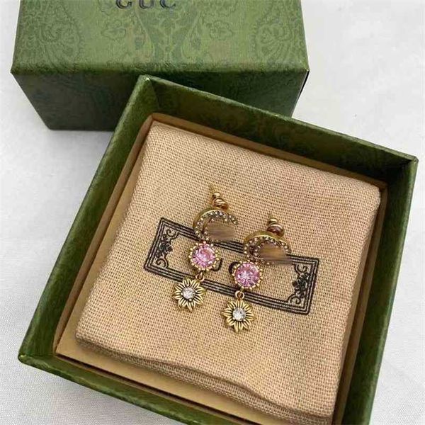 earrings new pink diamond sunflower earrings fashion temperament silver needle letter earrings factory direct sales 50% off, Golden
earrings new pink diamond sunflower earrings fashion temperament silver needle letter earrings factory direct sales 50% off, Golden