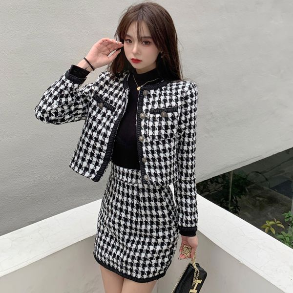 two piece dress two piece suit spring korean style plaid long sleeve slim coat warm miniskirt fashion suit women's wear 230407, White
two piece dress two piece suit spring korean style plaid long sleeve slim coat warm miniskirt fashion suit women's wear 230407, White