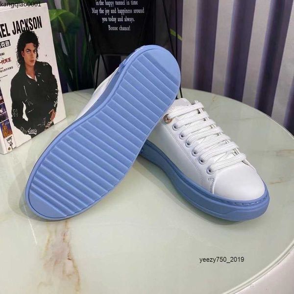randdesignerclassicembossedfashionwomen's small whiteshoesladies casualsneakers genuine leather kq1ll0000001
randdesignerclassicembossedfashionwomen's small whiteshoesladies casualsneakers genuine leather kq1ll0000001