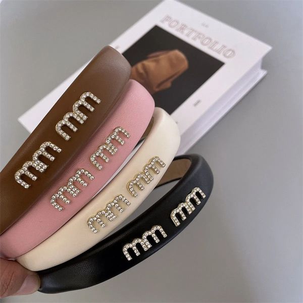 girls designer headband diamond letter mm womens bandeau hair jewelry hoops ladies designers head band pu leather headwear
girls designer headband diamond letter mm womens bandeau hair jewelry hoops ladies designers head band pu leather headwear