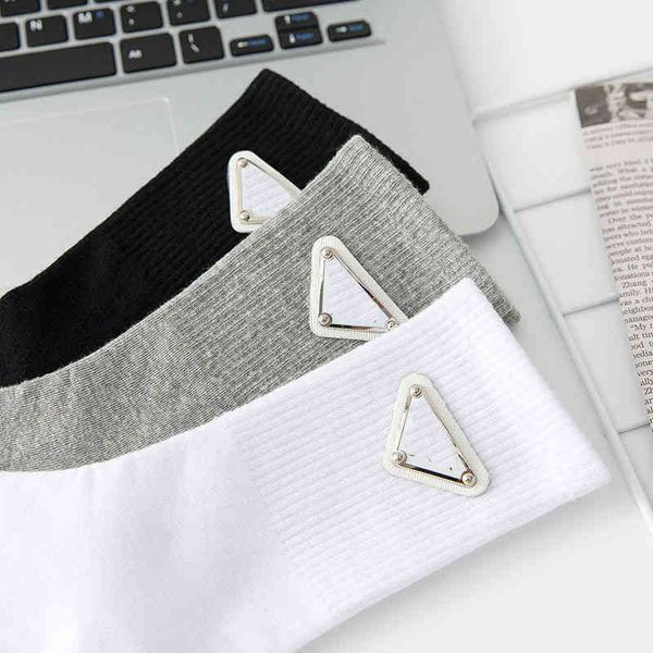 2023 socks designer luxury prad classic letter triangle fashion iron standard autumn and winter pure cotton high tube socks 3 pairs weed eli, Black
2023 socks designer luxury prad classic letter triangle fashion iron standard autumn and winter pure cotton high tube socks 3 pairs weed eli, Black