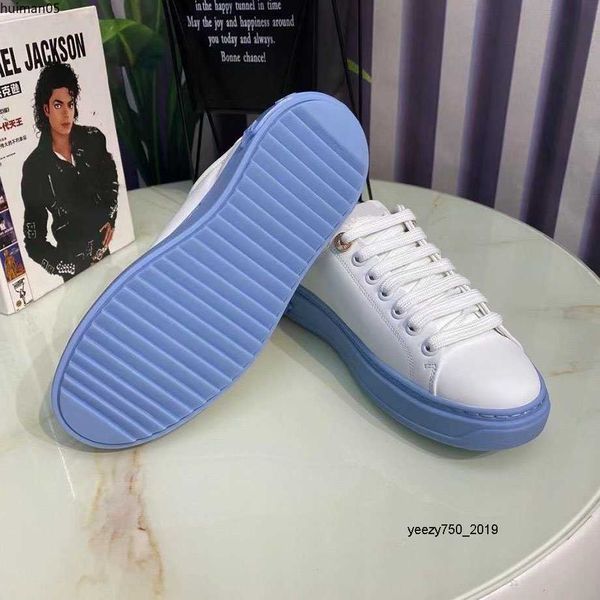 randdesignerclassicembossedfashionwomen's small whiteshoesladies casualsneakers genuine leather hm051378
randdesignerclassicembossedfashionwomen's small whiteshoesladies casualsneakers genuine leather hm051378