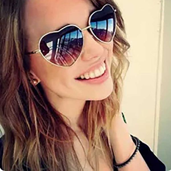 love ocean piece sunglasses spring legs fashion design sunglasses senior sense glasses, White;black
love ocean piece sunglasses spring legs fashion design sunglasses senior sense glasses, White;black