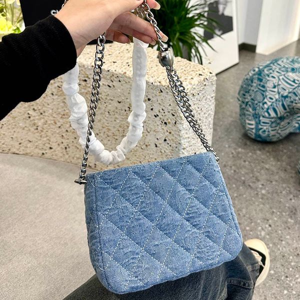 embroidery camellia women hobo bag silver hardware adjustable chain quilted mini classic shoulder bag luxury crossbody handbag designer bags
embroidery camellia women hobo bag silver hardware adjustable chain quilted mini classic shoulder bag luxury crossbody handbag designer bags