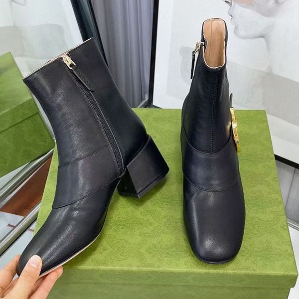 2023 woman cowhide zipper boots metal buckle designer boot leather lady belt buckle letter high heels fashion autumn winter thick heel women, Black
2023 woman cowhide zipper boots metal buckle designer boot leather lady belt buckle letter high heels fashion autumn winter thick heel women, Black