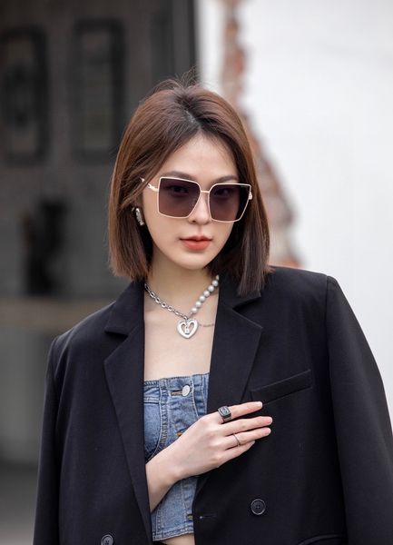 designer sunglasses fashion sports high-grade sense sunglasses men female fashion all-in-one summer driving face thin red net anti-ultraviol, White;black
designer sunglasses fashion sports high-grade sense sunglasses men female fashion all-in-one summer driving face thin red net anti-ultraviol, White;black