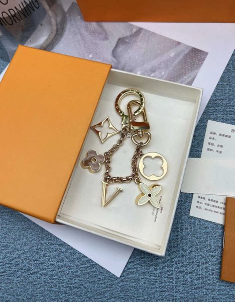 keychains lanyards 2023 new european and american long chain pink flower key ring belt original box motion current 63ess, Silver
keychains lanyards 2023 new european and american long chain pink flower key ring belt original box motion current 63ess, Silver