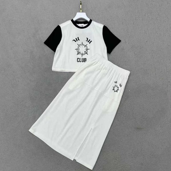 23ss brand t-shirt skirt set womens designer clothing round neck pure cotton color contrast short-sleeved t-shirt letter printing skirts sui, White
23ss brand t-shirt skirt set womens designer clothing round neck pure cotton color contrast short-sleeved t-shirt letter printing skirts sui, White
