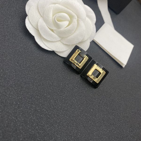 2023 luxury fashion stud designer refined square hollowed out lettering monogram stud earrings 925 sterling silver needle no box, Golden;silver
2023 luxury fashion stud designer refined square hollowed out lettering monogram stud earrings 925 sterling silver needle no box, Golden;silver