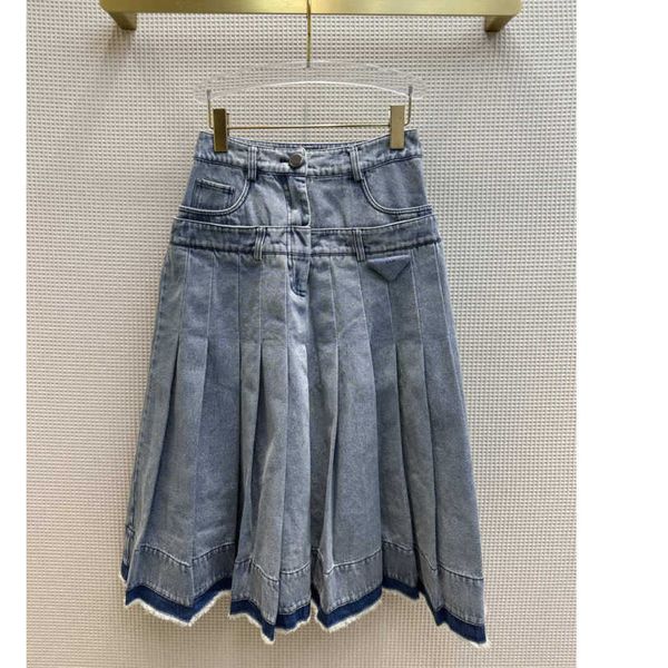 23ss denim half skirts pleated skirt designer skirts imported wash denim fabric fake double waist design long half skirtes women clothes a1, Black
23ss denim half skirts pleated skirt designer skirts imported wash denim fabric fake double waist design long half skirtes women clothes a1, Black