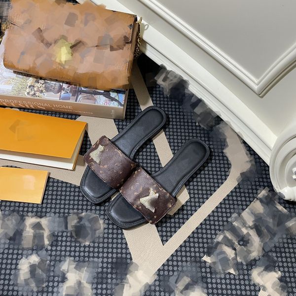 designer leather slippers womens famous sandals bom dia flat mule cool effortlessly stylish slides old flower with metal diamond buckles wom, Black
designer leather slippers womens famous sandals bom dia flat mule cool effortlessly stylish slides old flower with metal diamond buckles wom, Black