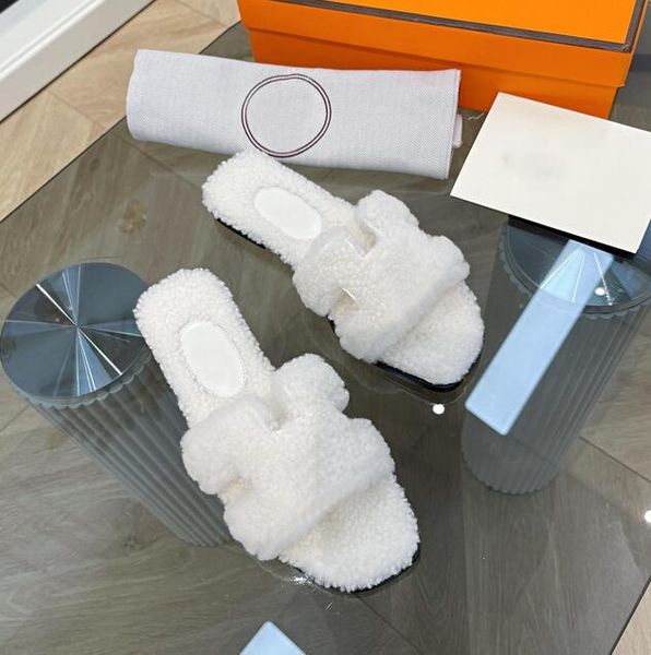 classic winter plush fur slippers leisure sandals slipway luxury mao mao oran wool slipway ladies flip-flops h-letter open-toed rubber flat-, Black
classic winter plush fur slippers leisure sandals slipway luxury mao mao oran wool slipway ladies flip-flops h-letter open-toed rubber flat-, Black