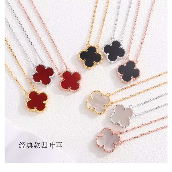 Classic designer jewelry Four-leaf Clover Necklace jewelrys Womens Necklaces Pendant Luxury Titanium Steel Colorless High Edition Fantasy Double Sided Van Clee
Classic designer jewelry Four-leaf Clover Necklace jewelrys Womens Necklaces Pendant Luxury Titanium Steel Colorless High Edition Fantasy Double Sided Van Clee