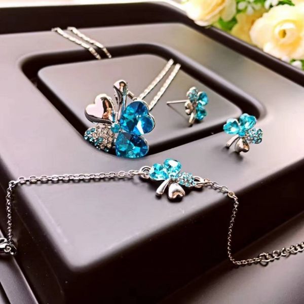 four leaf grass pendant necklace ear studs bracelet sets inlaid rhinestone twinkle decorate adjeustable length valentine's day gift orn, Silver
four leaf grass pendant necklace ear studs bracelet sets inlaid rhinestone twinkle decorate adjeustable length valentine's day gift orn, Silver