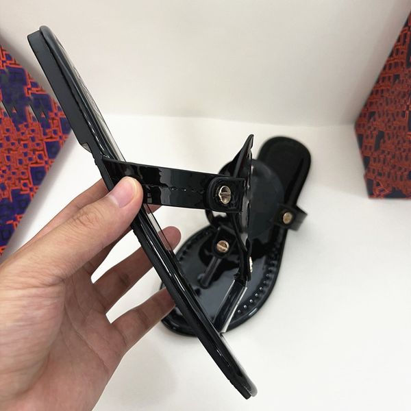 2023 designer slippers clip toe woman sandals casual female flats slides beach footwear new flip flops ladies fashion footwear miller 35-43, Black
2023 designer slippers clip toe woman sandals casual female flats slides beach footwear new flip flops ladies fashion footwear miller 35-43, Black