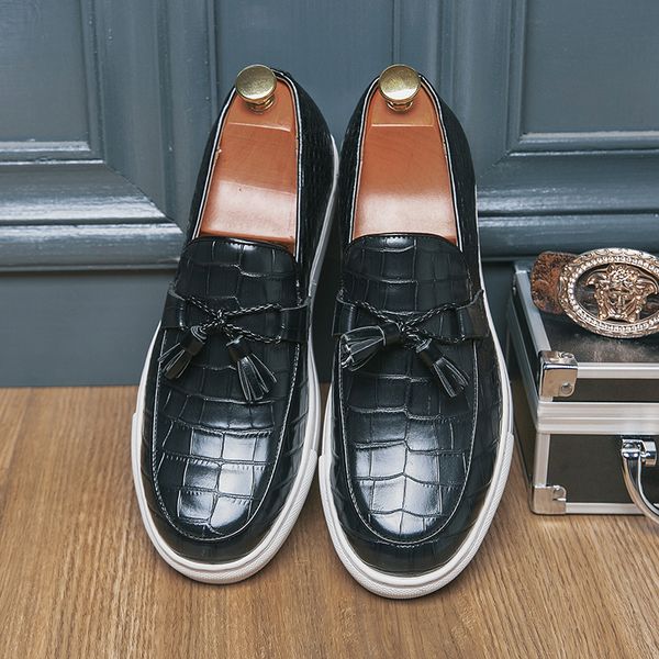 new men vulcanize shoes tassels slip-on black red stone grain casual shoes sneakers size 38-46 platform shoes
new men vulcanize shoes tassels slip-on black red stone grain casual shoes sneakers size 38-46 platform shoes