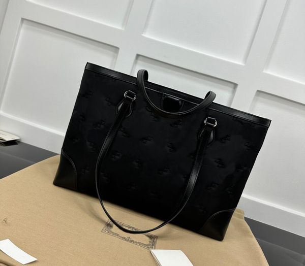 deluxe tier quality one shoulder bags underarm pouch luxury designer tote embroidery double letter original leather handbag black shopping b
deluxe tier quality one shoulder bags underarm pouch luxury designer tote embroidery double letter original leather handbag black shopping b