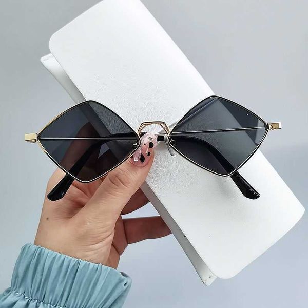 sunglasses women metal rhombussunglasses 2022 men vintage irregular small frame sun glasses uv400 ladies goggle oculos gafas de sol p230406, White;black
sunglasses women metal rhombussunglasses 2022 men vintage irregular small frame sun glasses uv400 ladies goggle oculos gafas de sol p230406, White;black