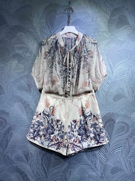 23 spring/summer new two piece dress, ink print short retro high waist shorts set, White
23 spring/summer new two piece dress, ink print short retro high waist shorts set, White