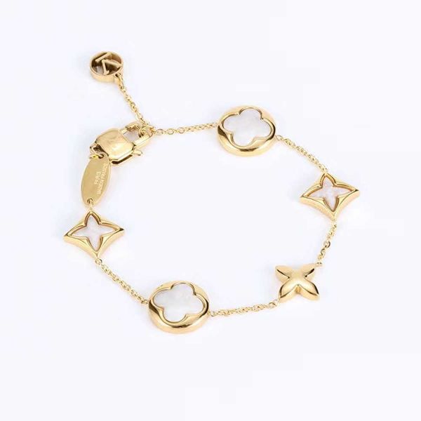 charm bracelets flower lock bracelets bangle letter v titanium steel designer for women men luxury jewlery gifts woman girl gold silver rose, Golden;silver
charm bracelets flower lock bracelets bangle letter v titanium steel designer for women men luxury jewlery gifts woman girl gold silver rose, Golden;silver