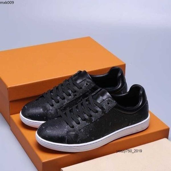 luxury designer shoes casual sneakers breathable calfskin with floral embellished rubber outsole very nice mkjlyh mxk90000000015
luxury designer shoes casual sneakers breathable calfskin with floral embellished rubber outsole very nice mkjlyh mxk90000000015