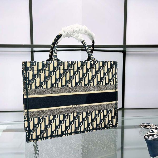 designer totes luxury handbag fashion composite bag outdoors wallet canvas woven shopping bags women designers luxurys large capacity fen s1
designer totes luxury handbag fashion composite bag outdoors wallet canvas woven shopping bags women designers luxurys large capacity fen s1