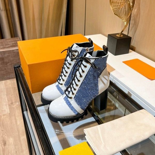 2023 designer women boots fashion high heels martin boots real leather zipper boot box size 35-41, Black
2023 designer women boots fashion high heels martin boots real leather zipper boot box size 35-41, Black