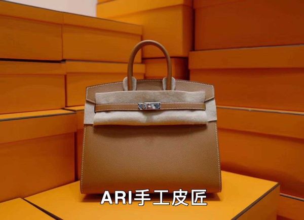 herms birkin ari pure handmade honey wax thread handsewn bag 25 leather has leather gold brown gold button handheld women's bag epsom a
herms birkin ari pure handmade honey wax thread handsewn bag 25 leather has leather gold brown gold button handheld women's bag epsom a