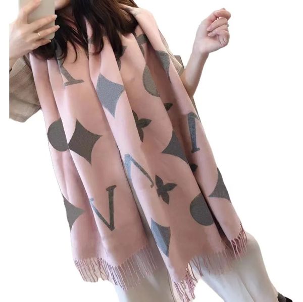 Designer Brand Cashmere Winter Men and Women Long Scarf Classic Large Plaid Cape 2024 Fashion 1 Dupe High Qulity QBJ7
Designer Brand Cashmere Winter Men and Women Long Scarf Classic Large Plaid Cape 2024 Fashion 1 Dupe High Qulity QBJ7