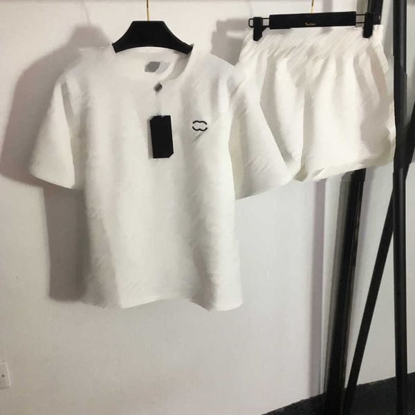 23ss casual suit women shorts sets womens designer clothing logo monogram embroidery embossed short sleeve t-shirt elastic waist shorts set, White
23ss casual suit women shorts sets womens designer clothing logo monogram embroidery embossed short sleeve t-shirt elastic waist shorts set, White