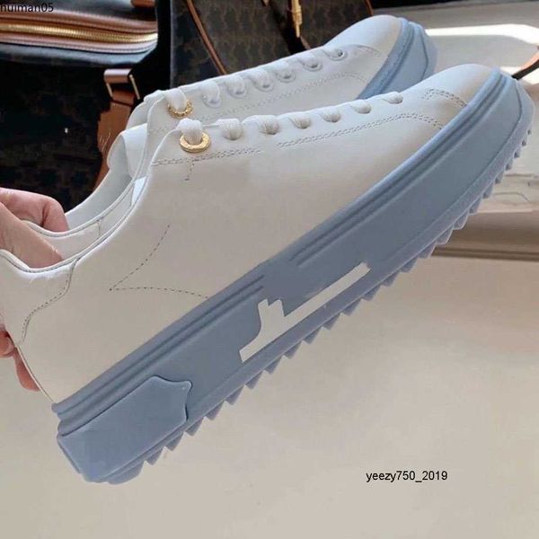 time out sneakers women shoes genuine leather woman casual shoe size 34-41 model hm051382
time out sneakers women shoes genuine leather woman casual shoe size 34-41 model hm051382