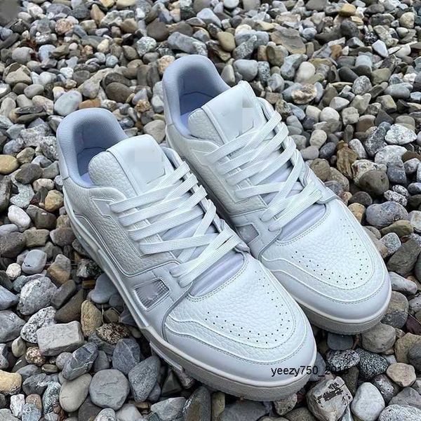 uality spring men shoes breathable moisture edition fashion sports leisure portable board runningus39-44 zxcasd
uality spring men shoes breathable moisture edition fashion sports leisure portable board runningus39-44 zxcasd