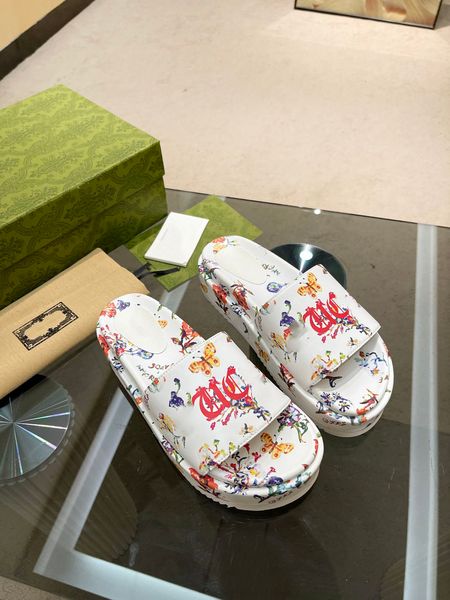 2023 designer slippers limited edition thick sole slippers colorful women's platform fashion sandals mid heel 55mm strap box sandals, Black
2023 designer slippers limited edition thick sole slippers colorful women's platform fashion sandals mid heel 55mm strap box sandals, Black