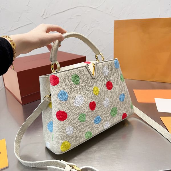 23ss women cowhide totes capucines bb bags wave point fainting handbag luxurys designers shouder crossbody bag taurillon genuine leather tra
23ss women cowhide totes capucines bb bags wave point fainting handbag luxurys designers shouder crossbody bag taurillon genuine leather tra