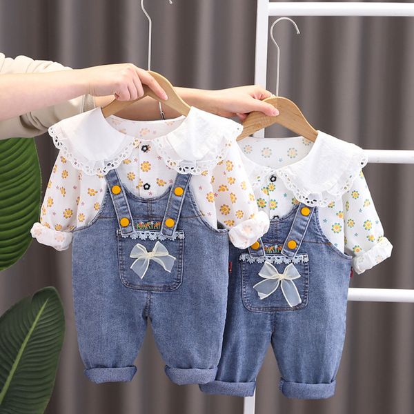 pajamas spring autumn baby clothes sweet 2 pcs girl suit set o neck long sleeve floral suspender trousers for baby girls 230406, Blue;red
pajamas spring autumn baby clothes sweet 2 pcs girl suit set o neck long sleeve floral suspender trousers for baby girls 230406, Blue;red