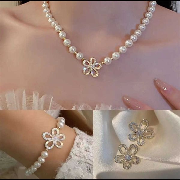 pearl necklace 2022 new women's summer versatile flower collar chain with light luxury and small design feeling cold wind neckchain, Silver
pearl necklace 2022 new women's summer versatile flower collar chain with light luxury and small design feeling cold wind neckchain, Silver