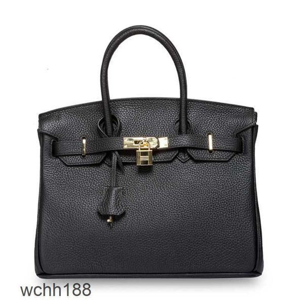 2023 birkins bag bags burkin woman h classic fashion women's layer leather handbag shoulder gold buckle classic 0l8m
2023 birkins bag bags burkin woman h classic fashion women's layer leather handbag shoulder gold buckle classic 0l8m