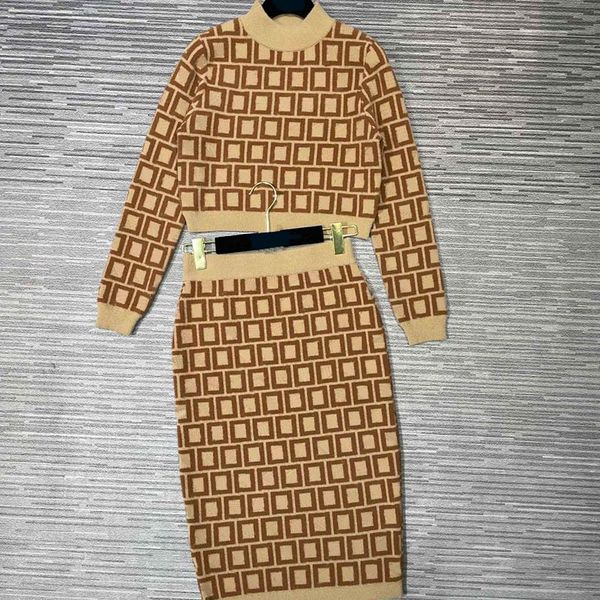 2023 women fashion letter casual dresses new knit dress fashion letter pattern summer short sleeve womens classic clothing, Black;gray
2023 women fashion letter casual dresses new knit dress fashion letter pattern summer short sleeve womens classic clothing, Black;gray