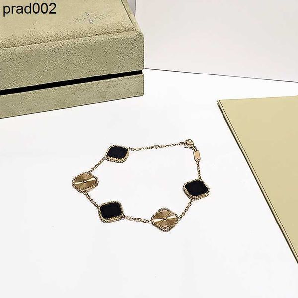 luxury classic 4/four leaf clover charm bracelets designer chain 18k gold mother-of-pearl for girl women wedding birthday with gift bag, Golden;silver
luxury classic 4/four leaf clover charm bracelets designer chain 18k gold mother-of-pearl for girl women wedding birthday with gift bag, Golden;silver