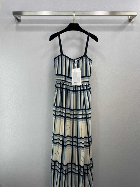 23ss women dress summer dresses womens designer clothing striped suspender long a-line swing dress long dresses womens clothing, Black;gray
23ss women dress summer dresses womens designer clothing striped suspender long a-line swing dress long dresses womens clothing, Black;gray