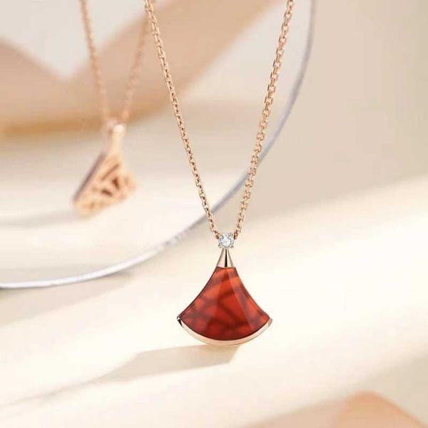 18k gold necklace with diamond skirt single pendant au750 colorful gold women's pendant simple water shell, Silver
18k gold necklace with diamond skirt single pendant au750 colorful gold women's pendant simple water shell, Silver