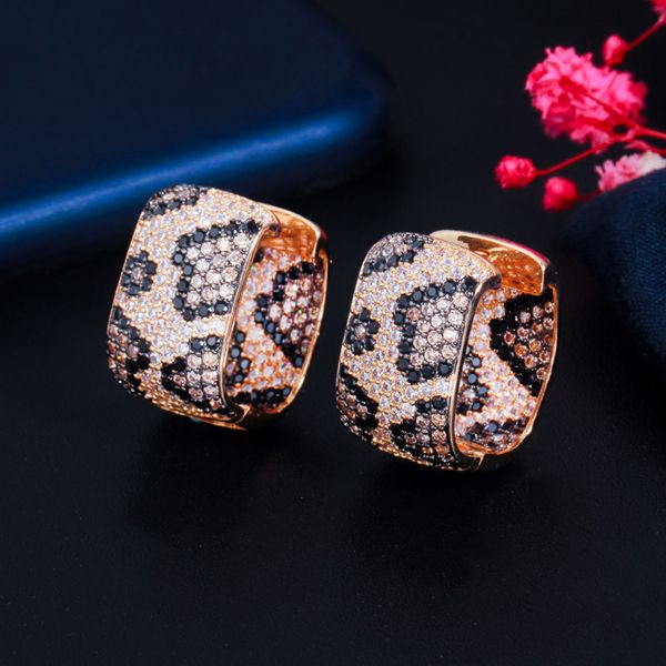 hoop huggie cwwzircons fashion luxury square cubic zircon leopard earrings for women wedding party exquisite jewelry gift cz872 230406, Golden;silver
hoop huggie cwwzircons fashion luxury square cubic zircon leopard earrings for women wedding party exquisite jewelry gift cz872 230406, Golden;silver