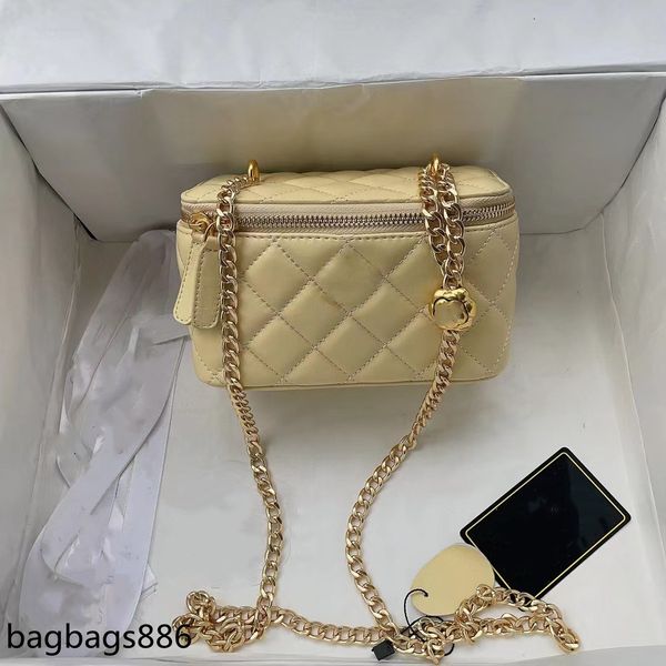 23s women luxury bag camellias golden designer classic quilting vanity bag with and the mirror handbags crossbody cross body single shoulder
23s women luxury bag camellias golden designer classic quilting vanity bag with and the mirror handbags crossbody cross body single shoulder