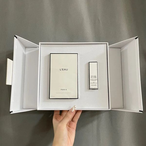 high brand makeup sets lipstick 147# and spray no 5 miss perfumes 100ml 2 in 1 cosmetic kit with gift box for women fast delivery
high brand makeup sets lipstick 147# and spray no 5 miss perfumes 100ml 2 in 1 cosmetic kit with gift box for women fast delivery
