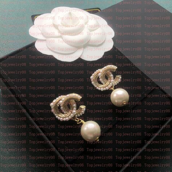 luxury women men designer brand letter brooches 18k gold plated inlay crystal rhinestone jewelry brooch charm pearl pin 2022 marry christmas, Golden;silver
luxury women men designer brand letter brooches 18k gold plated inlay crystal rhinestone jewelry brooch charm pearl pin 2022 marry christmas, Golden;silver