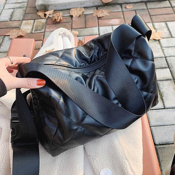 shoulder bags high capacity winter quality pu leather women's trend branded handbag travel crossbody bag 230404
shoulder bags high capacity winter quality pu leather women's trend branded handbag travel crossbody bag 230404